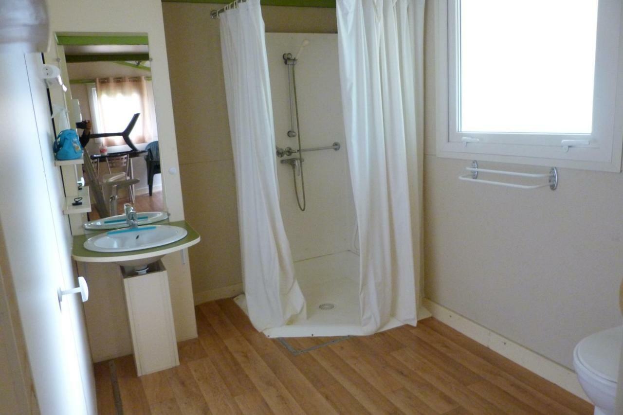 Camping L'Eau Vive Hotel Dauphin Kültér fotó